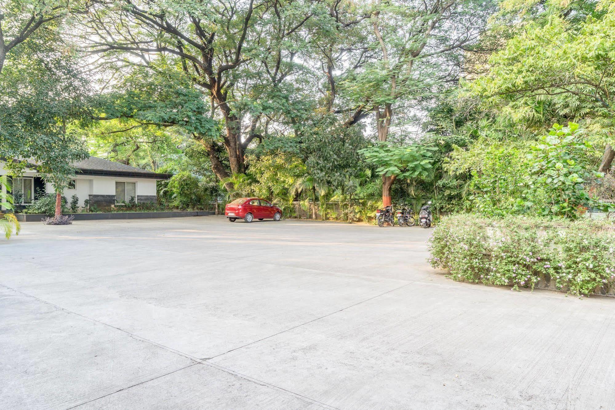 Mint Koregaon Park Next To Osho Ashram Pune Exteriör bild