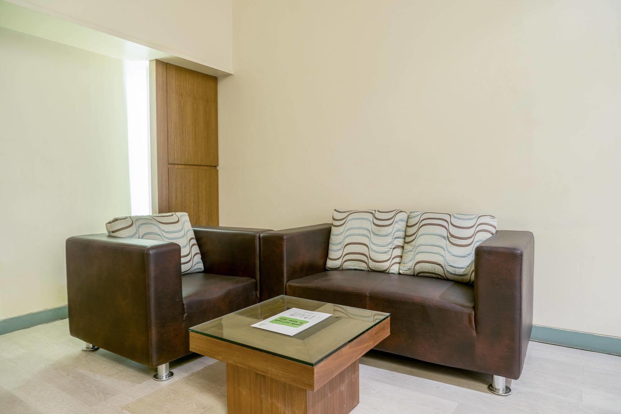 Mint Koregaon Park Next To Osho Ashram Pune Exteriör bild