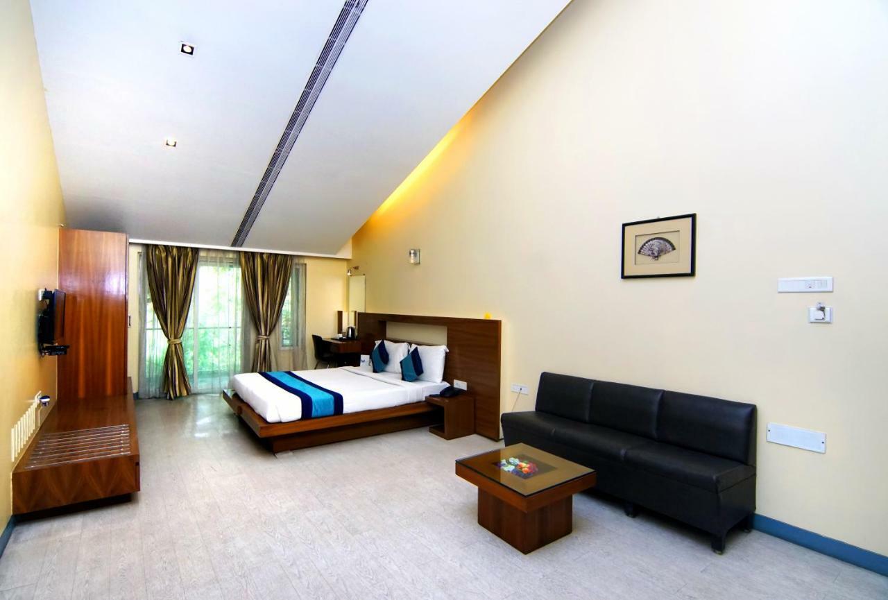 Mint Koregaon Park Next To Osho Ashram Pune Exteriör bild