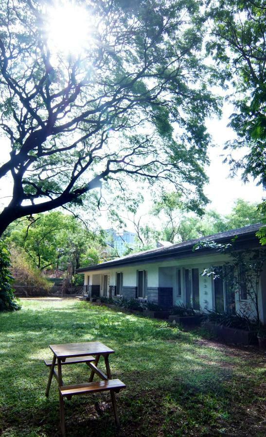 Mint Koregaon Park Next To Osho Ashram Pune Exteriör bild
