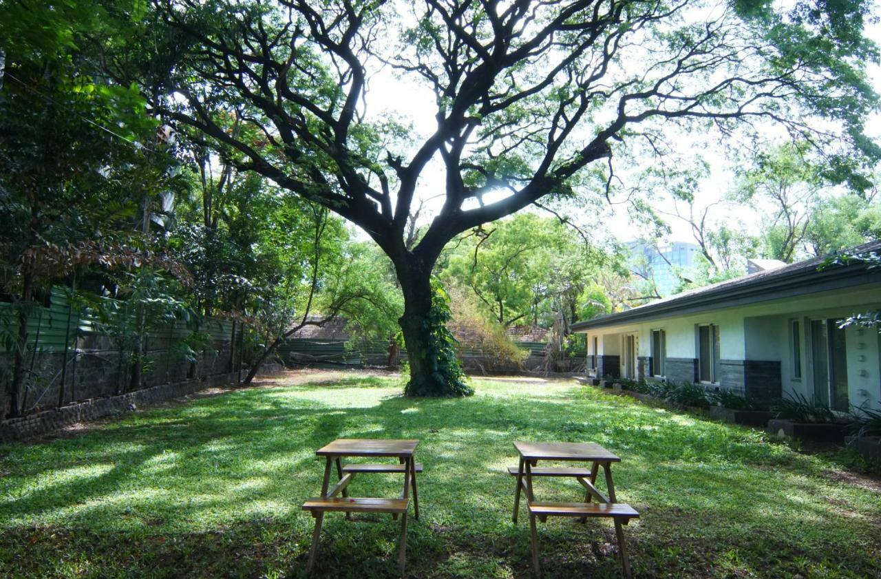 Mint Koregaon Park Next To Osho Ashram Pune Exteriör bild