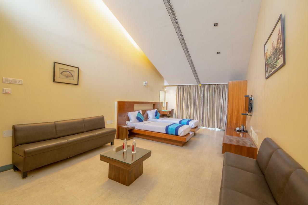 Mint Koregaon Park Next To Osho Ashram Pune Exteriör bild