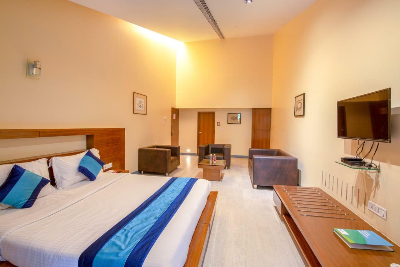 Mint Koregaon Park Next To Osho Ashram Pune Exteriör bild