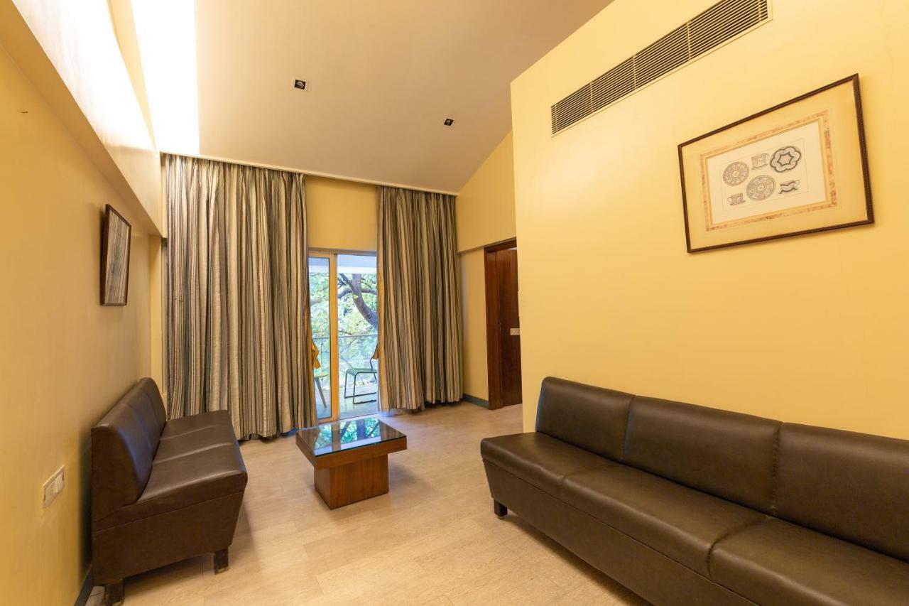 Mint Koregaon Park Next To Osho Ashram Pune Exteriör bild