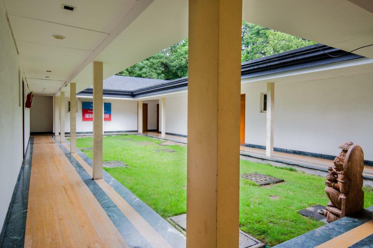 Mint Koregaon Park Next To Osho Ashram Pune Exteriör bild